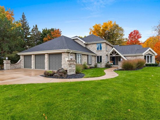 133 Pine Ct, Appleton, WI 54914