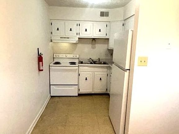 2nd image of 1809 Gerald Dr APT A