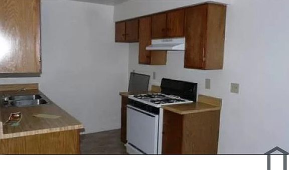 4th image of 852 E Avenue J12 APT 2