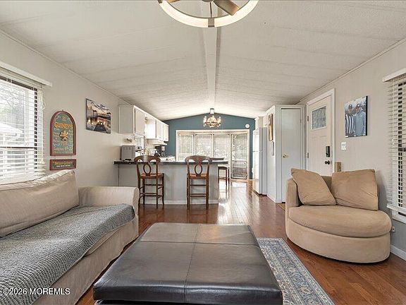 4th image of 66 Shorehaven Park