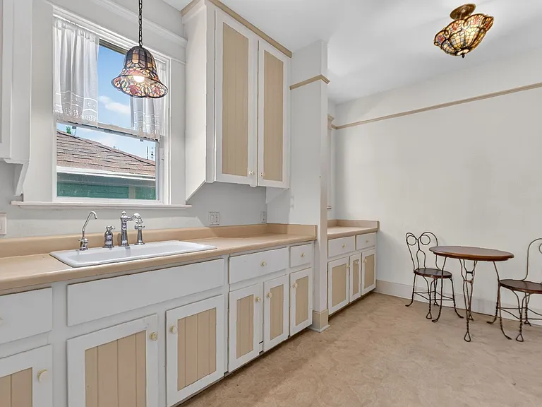 215 S Marina St — Photo 14