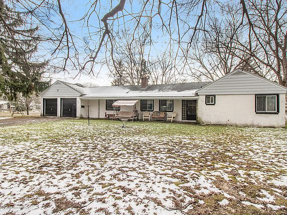 2nd image of 732 Parkway Dr