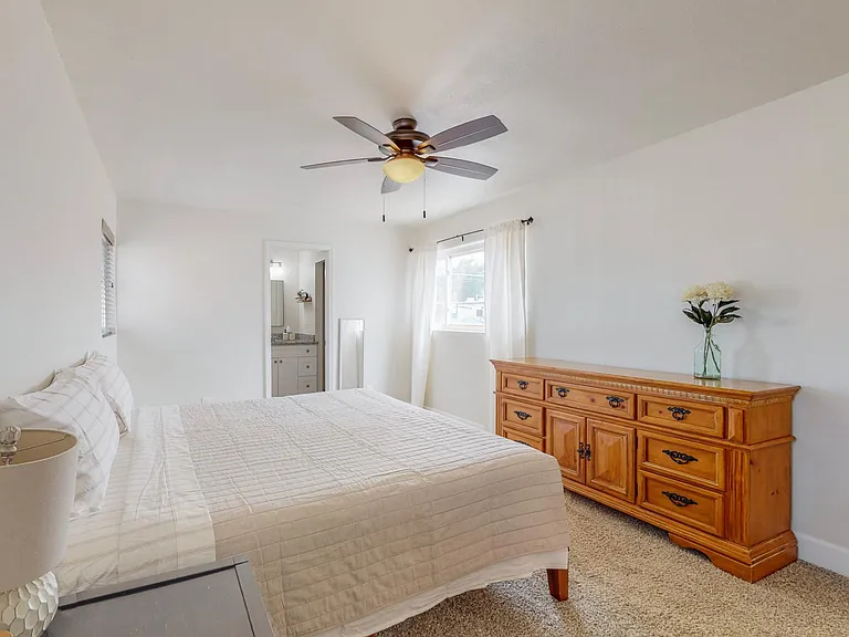 527 Gene Ave NW — Photo 16
