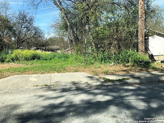 3rd image of 423 Villareal St