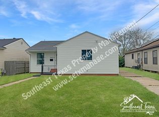 4900 Garfield Ave, Groves, TX 77619