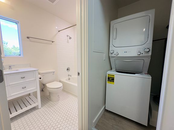 5th image of 111 N La Cumbre Rd APT 15