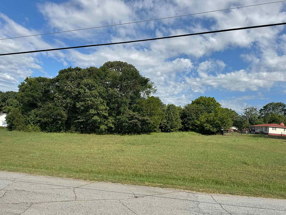 2nd image of 130 White Oak Dr