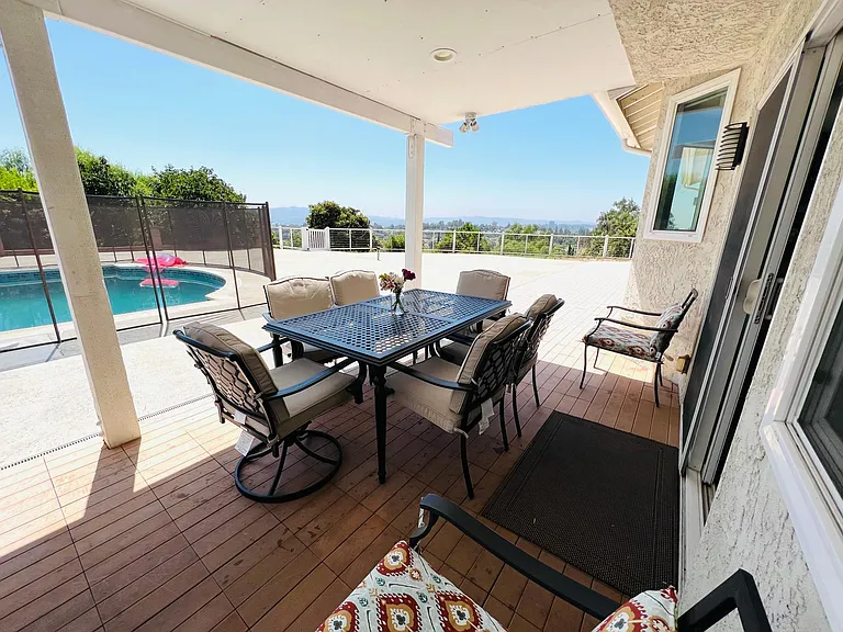 19044 Summit Ridge Dr — Photo 14