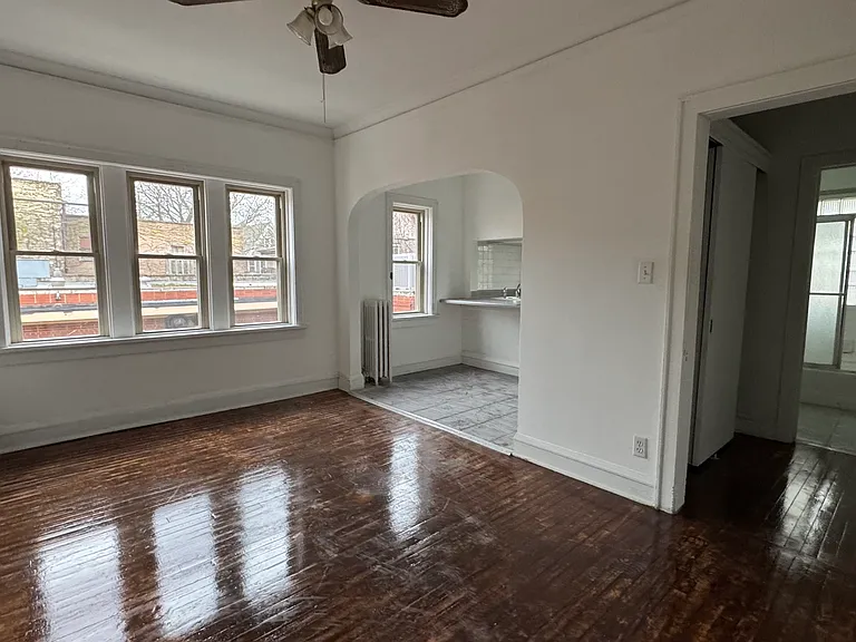 1018 E Brady St #3 — Photo 2