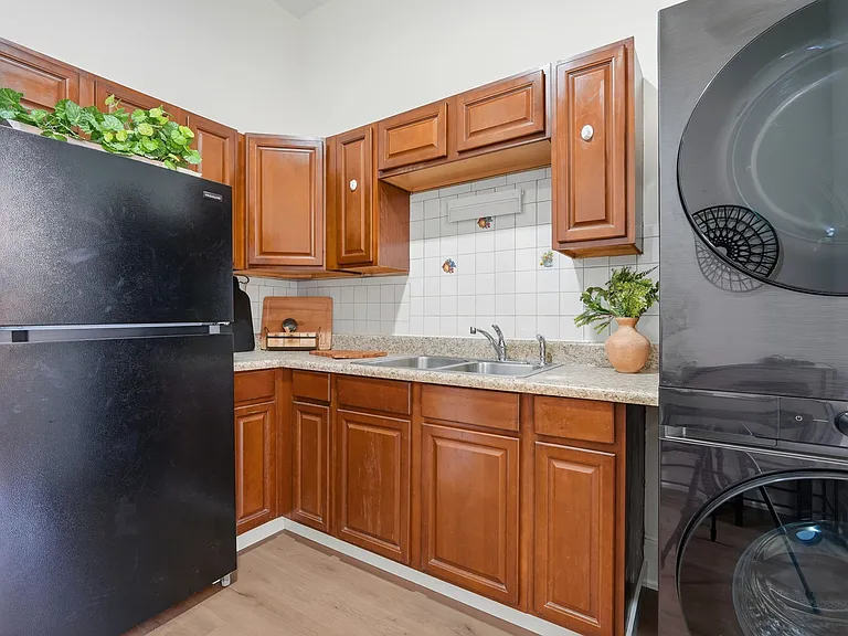 405 Perry Ave #2 — Photo 11