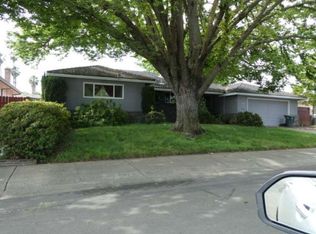 7618 Prescott Way, Sacramento, CA 95823