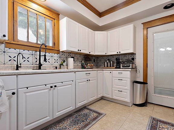 4th image of 1814 Latham St