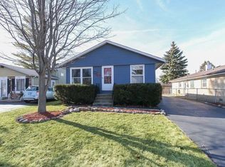 523 Lilac Ct, Round Lake Beach, IL