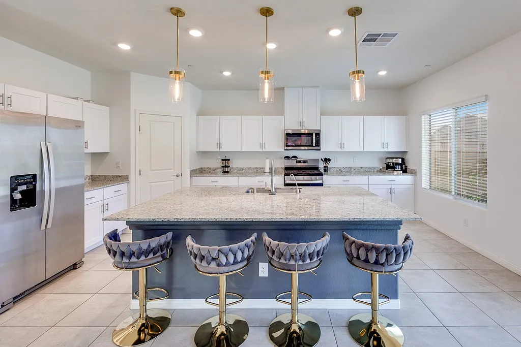5 bed, 2.5 bath, 2404 sqft, $3,495 — Photo 1