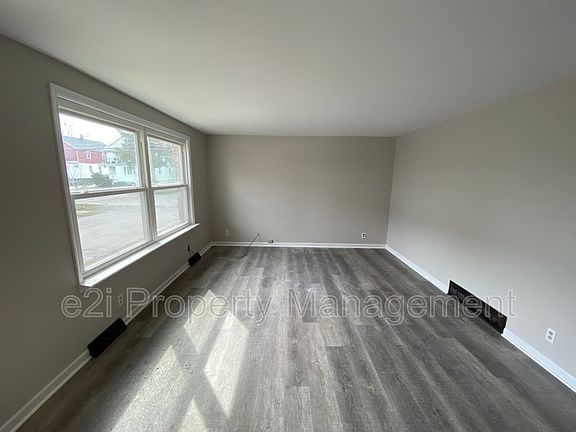 3rd image of 131 Meadow Pl #A