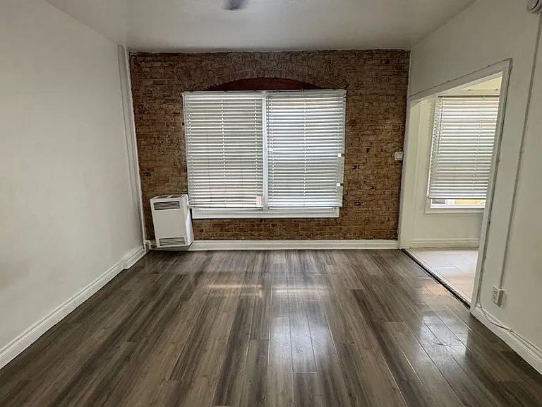 250 N Kenmore Ave #203 — Photo 18
