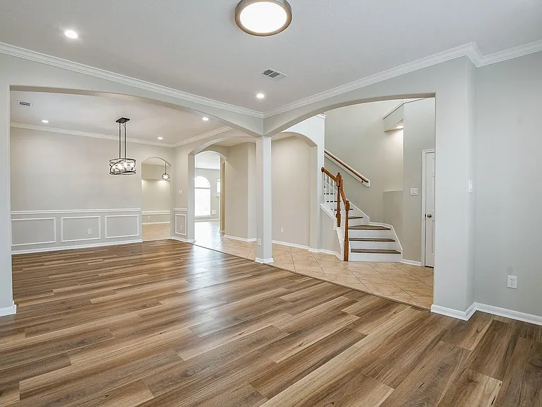 815 Robins Way — Photo 6
