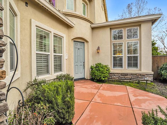 3rd image of 5819 Silver Oak Cir