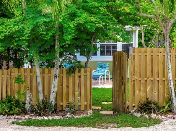 5215 Calle De Costa Rica, 5215 Calle De Costa Rica #B, Sarasota, FL 34242