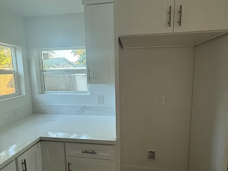 12603 Ralston Ave — Photo 7