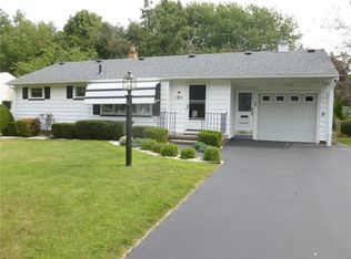 107 Bayberry Ln, Rochester, NY 14616