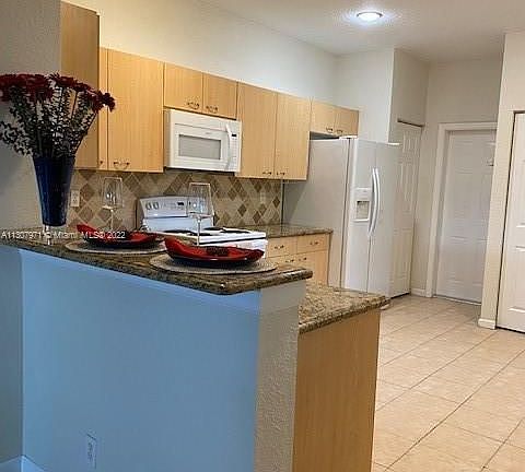 2nd image of 4260 Vineyard Cir #4260