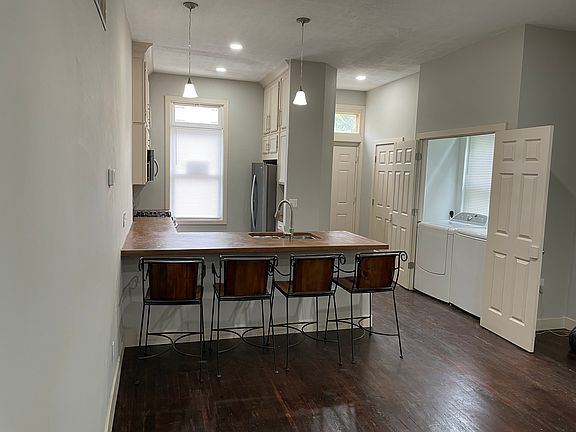 Entry/kitchen/laundry