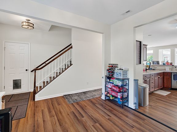 5th image of 418 Nicklaus Ln