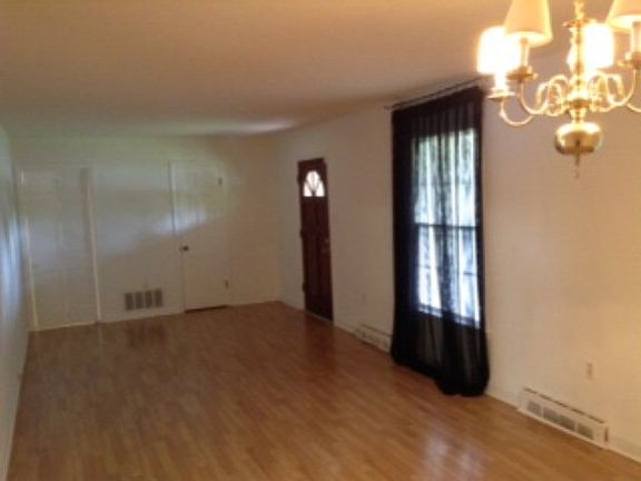 4th image of 1536 Green Valley St