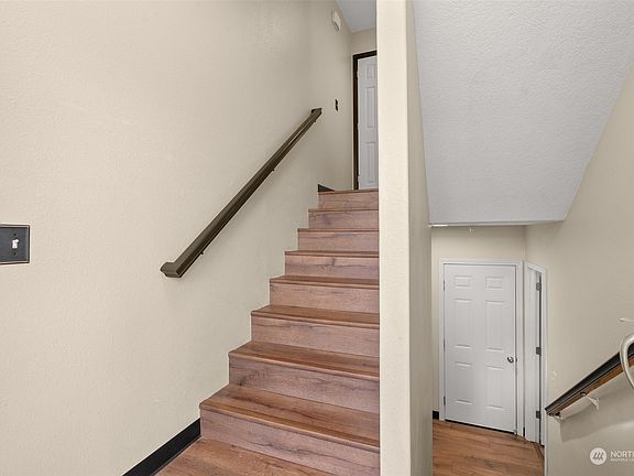 5th image of 3311 Bali Street NE