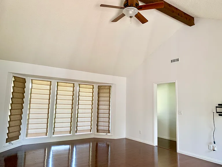 1625 E Devonshire Pl — Photo 3