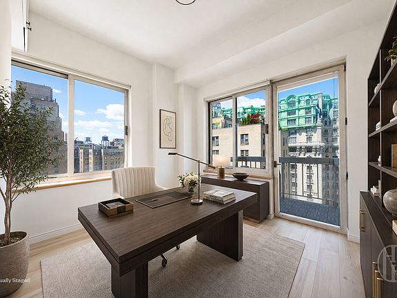 4th image of 201 W 72nd St APT 16E