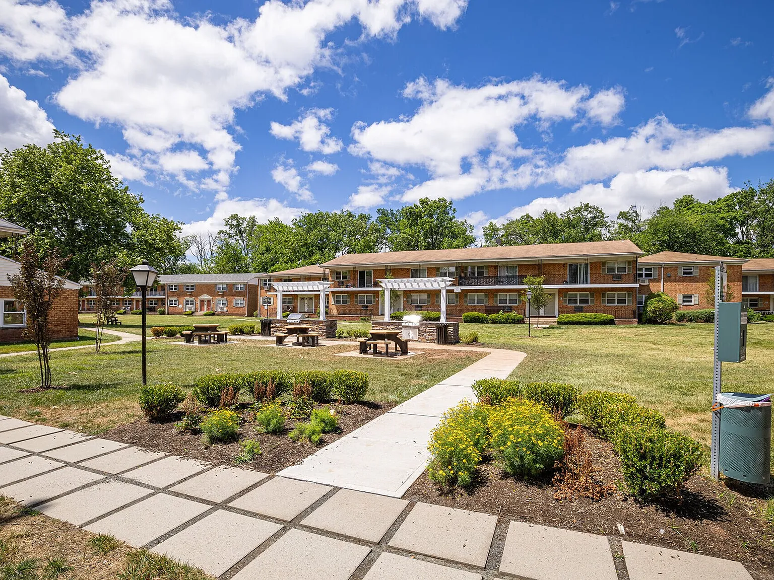 Metropark Station Apartments — photo 17