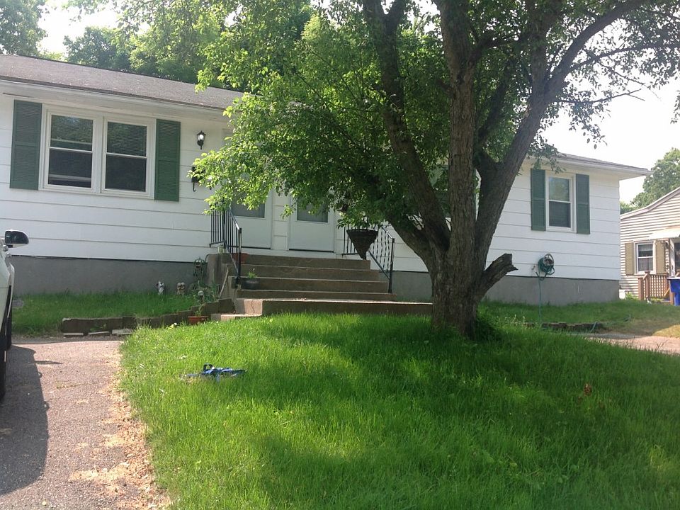 2nd image of 247-249 Roy St