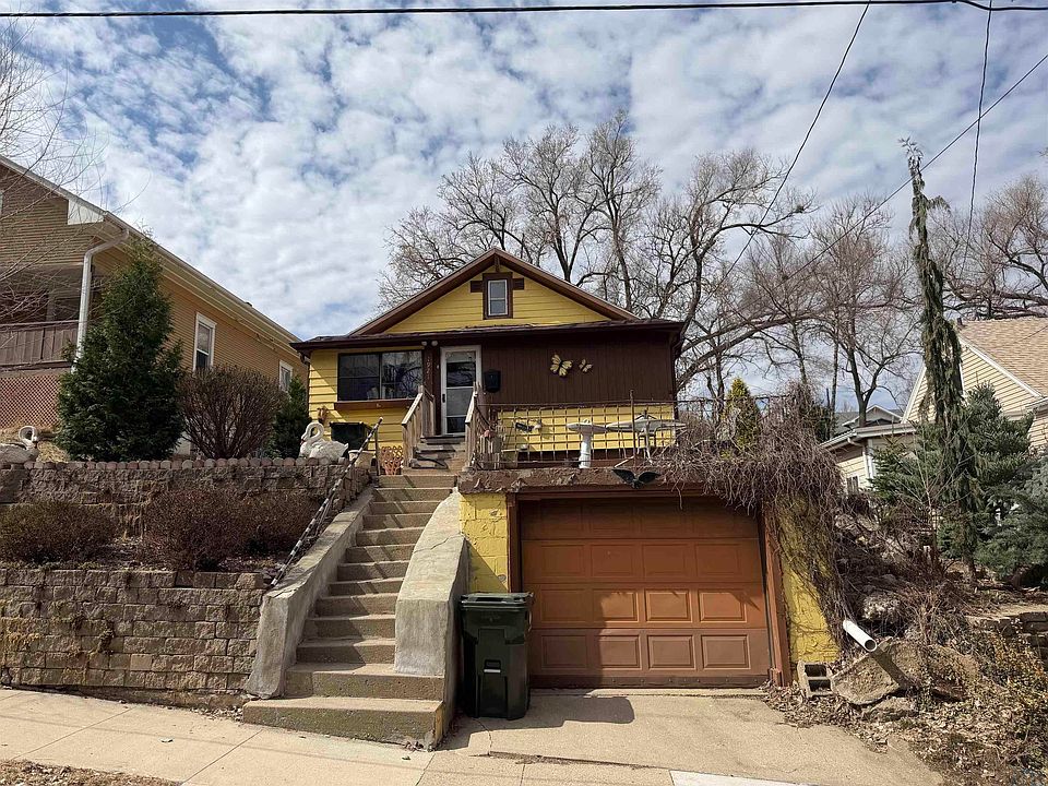 1st image of 1921 S Helen St