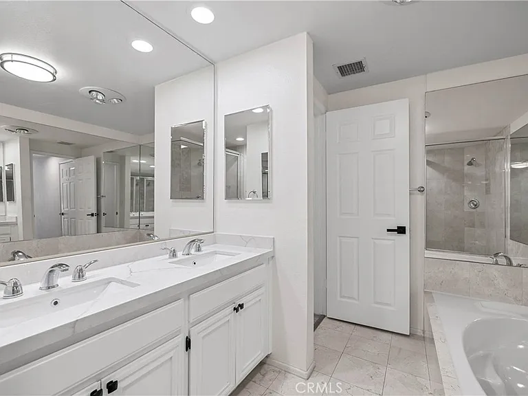 1630 S Bentley Ave #103 — Photo 27