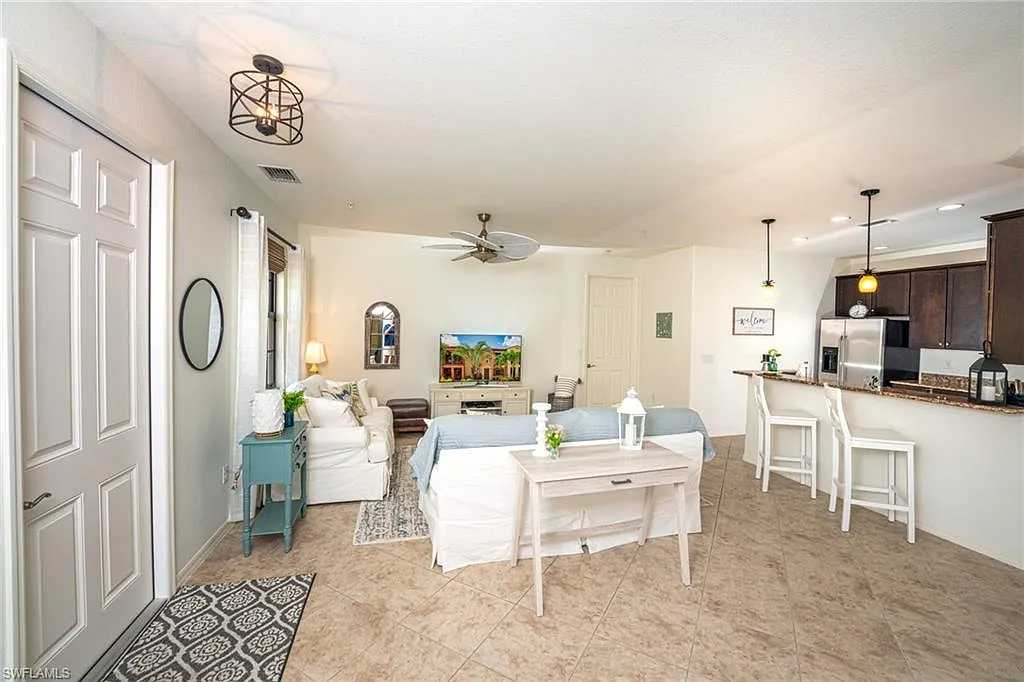 8986 Cambria Cir — Photo 4