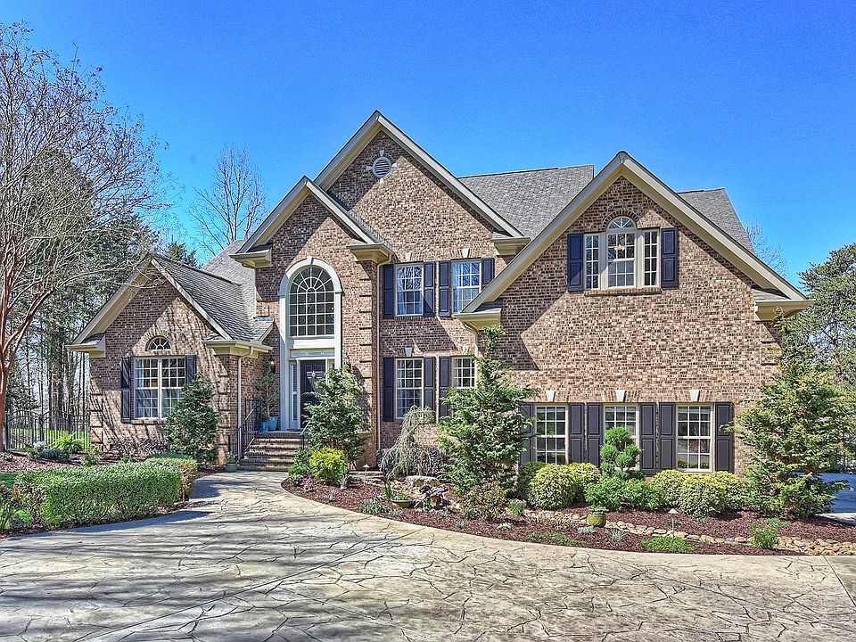 1st image of 117 Cypress Cove Ln