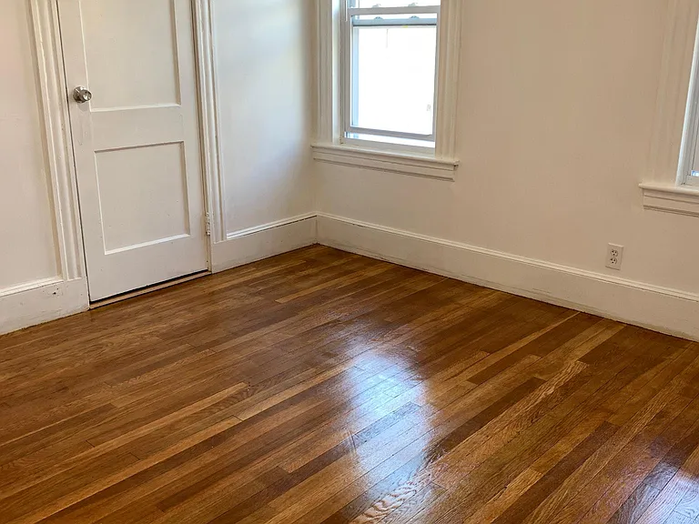 529 Pleasant St #C — Photo 16