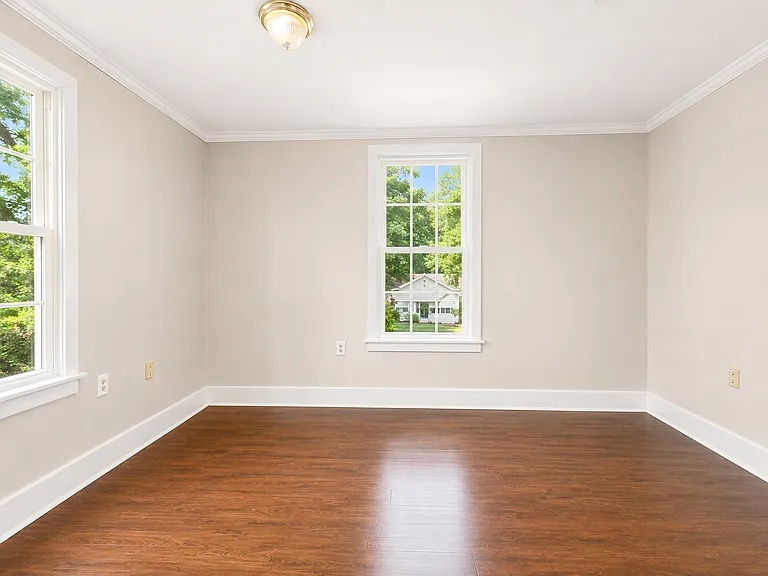 2208 Coggin Ave — Photo 10