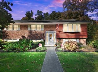 12 Gabriel Dr, Cortlandt Manor, NY 10567