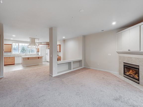 4th image of 2202 NE 141st Way