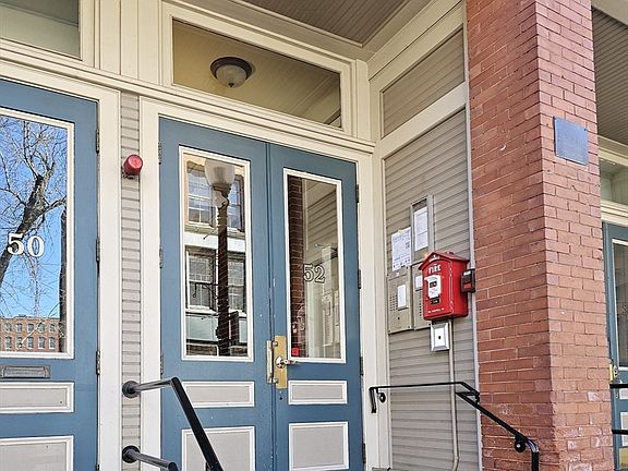 2nd image of 52 Washington St #Bc