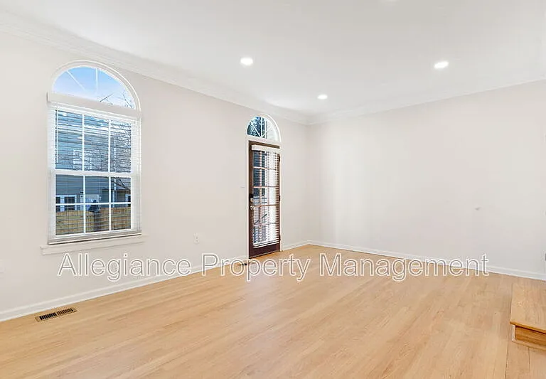 6630 Medinah Ln — Photo 11