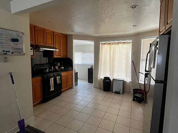 4th image of 362 N 7th St