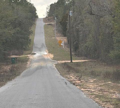 3rd image of 2816 Territory Rd