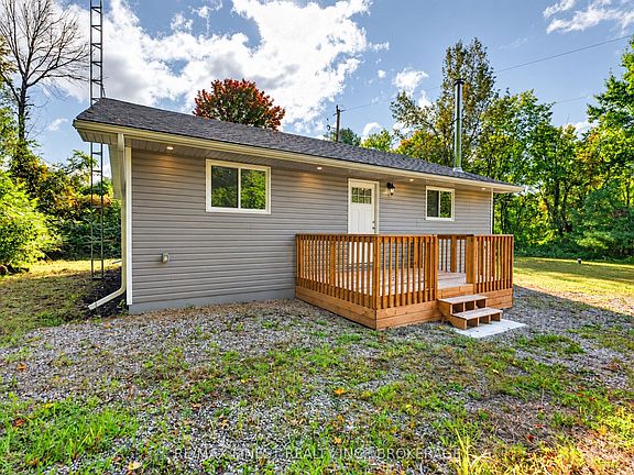 2nd image of 3144 Echo Lake Rd