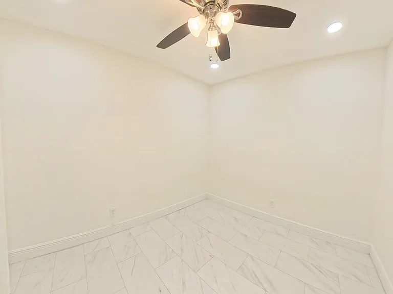 341 Henthorne Dr — Photo 12