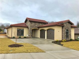 53 Ocaso Dr, Asheville, NC 28806