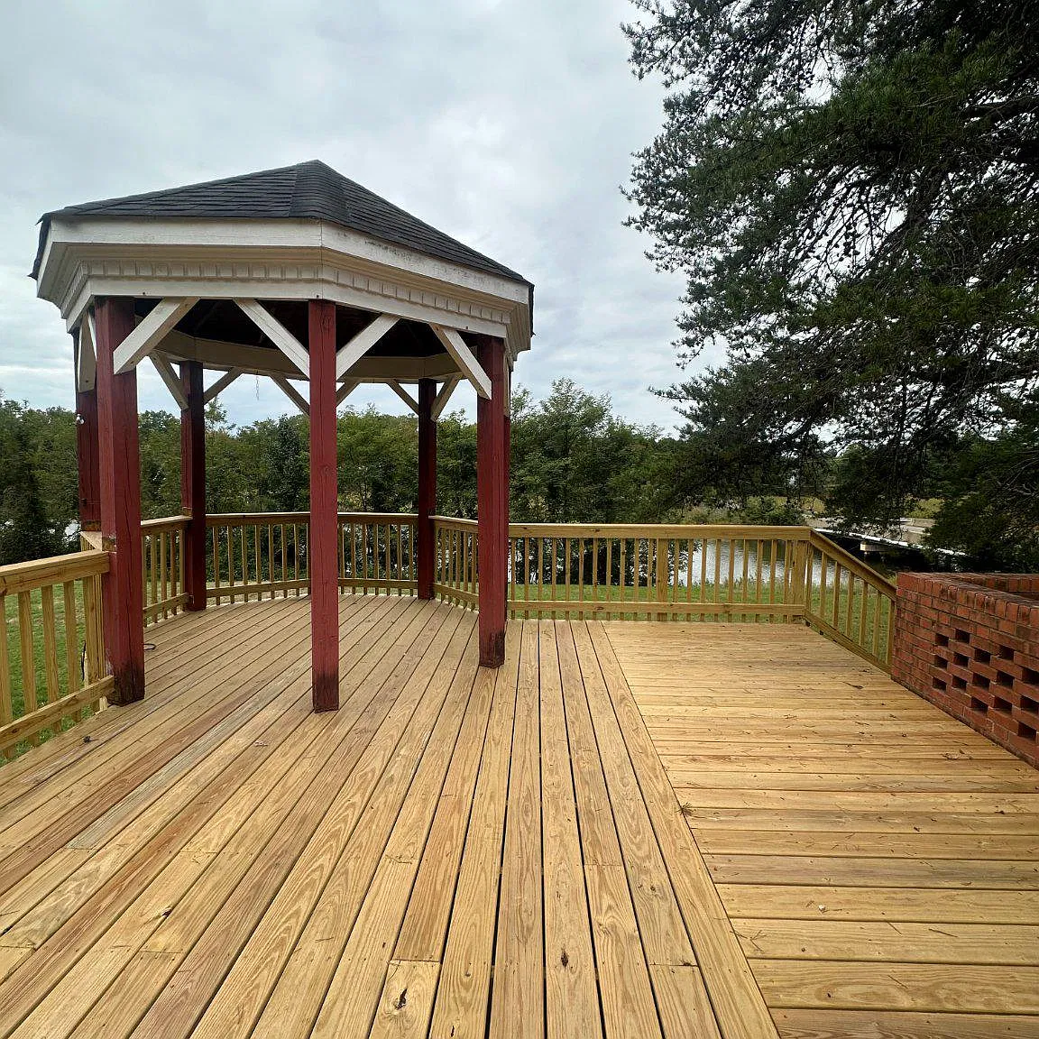 4 bed, 2.0 bath, 2756 sqft, $2,400 — Photo 3